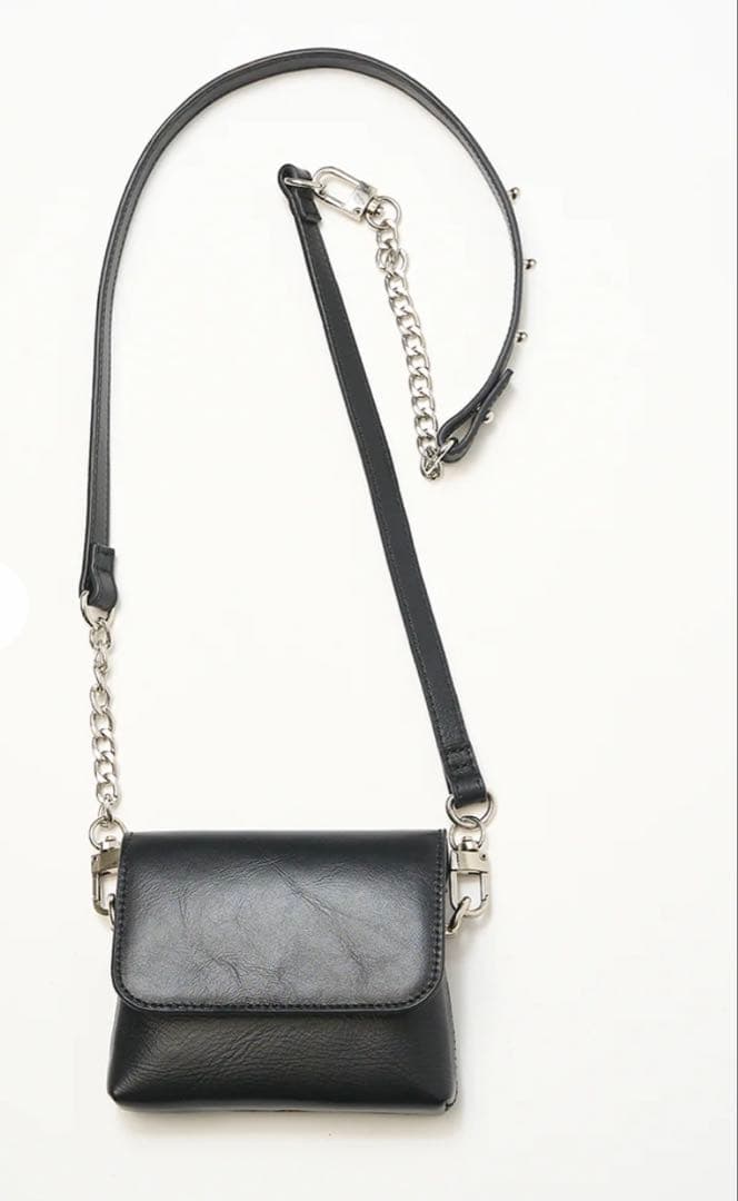 【新品】yenn チェーンベルトポーチ