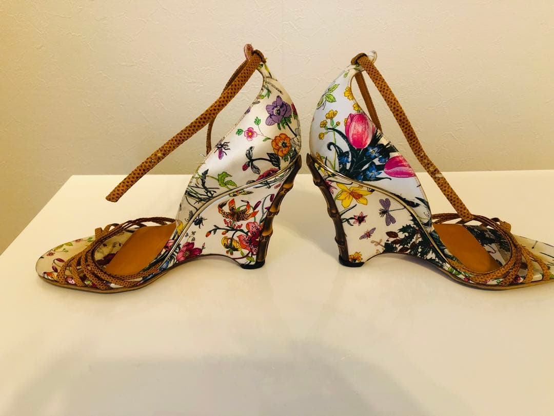 【GUCCI】可愛い 花柄 バンブーサンダル 23.5cm