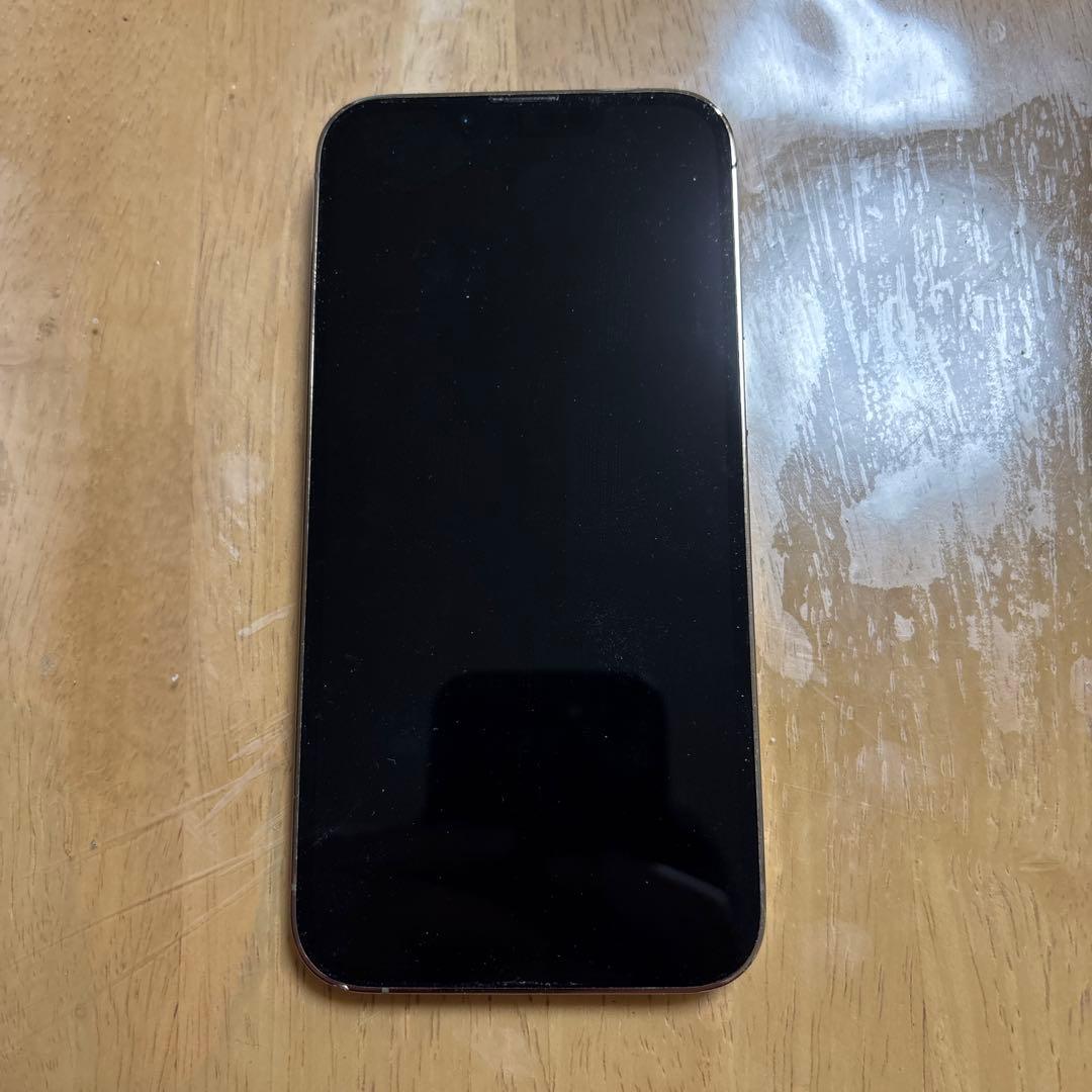 iPhone 13 Pro ゴールド本体 背面ひび割れあり