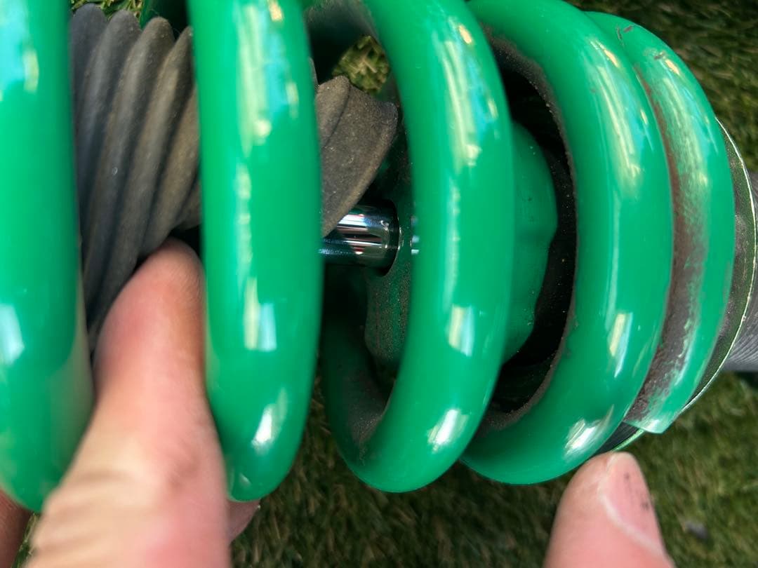 切れ痔  200系クラウンTEIN サスペンションキット 4本セット