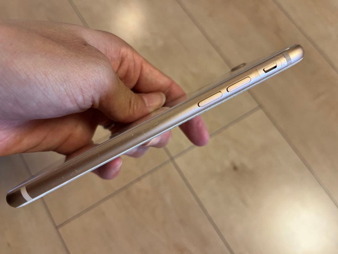 iPhone 8 ゴールド 256GB ジャンク品