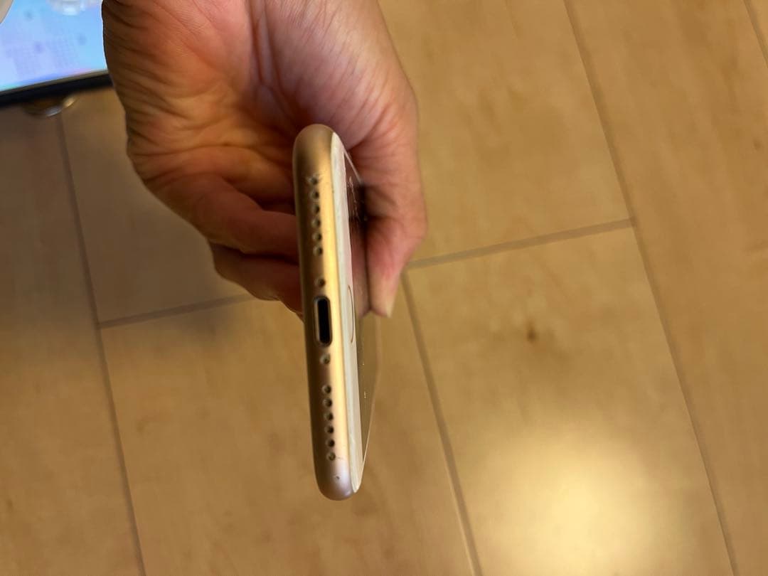 iPhone 8 ゴールド 256GB ジャンク品