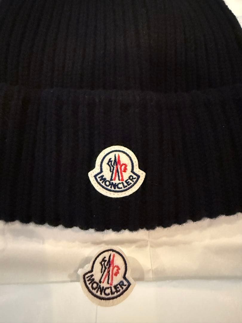 モンクレール ビーニーネイビーロゴパッチ付き(BERRETTOニット帽【未使用】