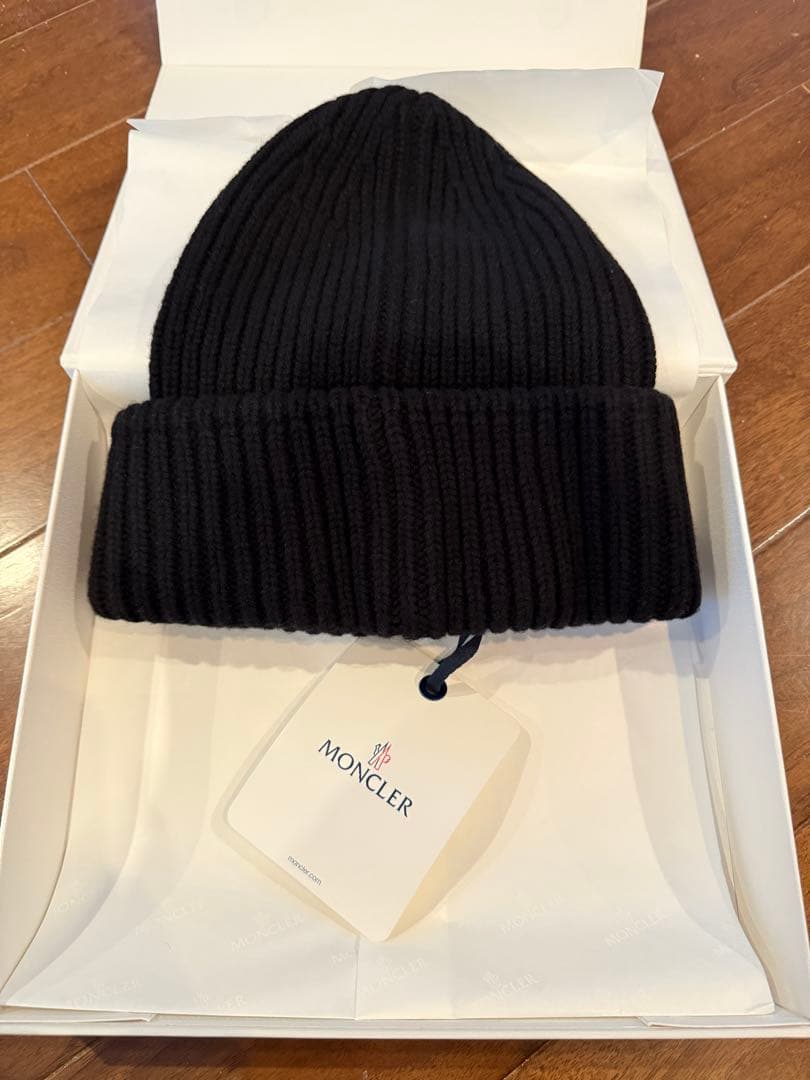 モンクレール ビーニーネイビーロゴパッチ付き(BERRETTOニット帽【未使用】