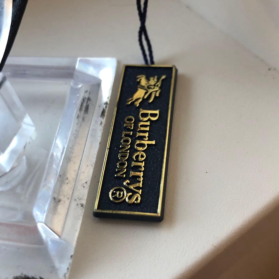 【極美品】Burberrys ゴールド ホワイト 電池新品　レザーベルト 時計