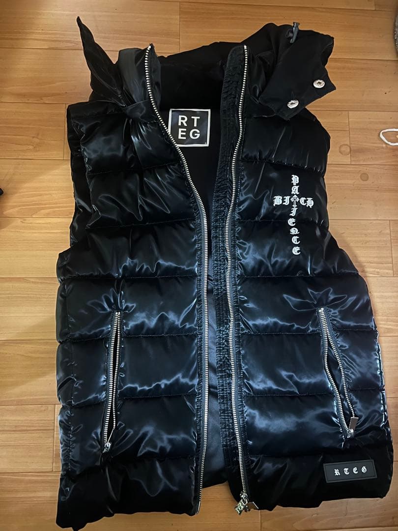 RTEG ブラックダウンベスト フード付き 値下げあり
