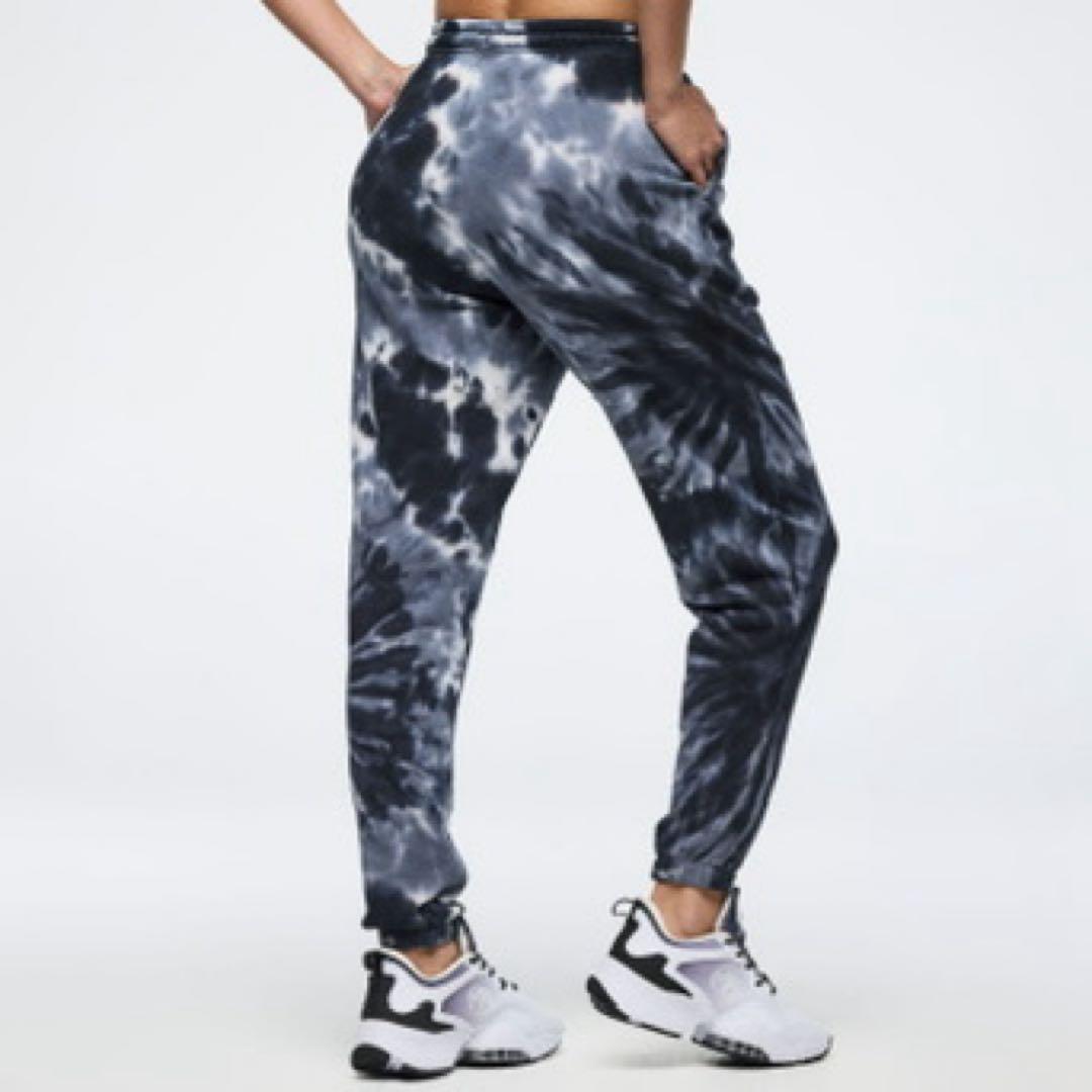 さ*ん様 ★新品★完売★希少品★ZUMBA®️男女兼用スエットパンツ XSサイズ