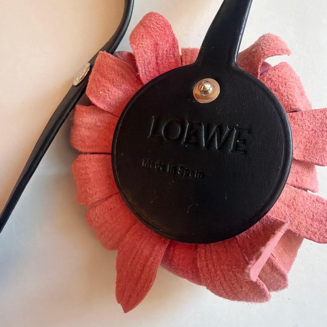 ロエベ 革製 花モチーフ チャーム ピンク フラワー LOEWE