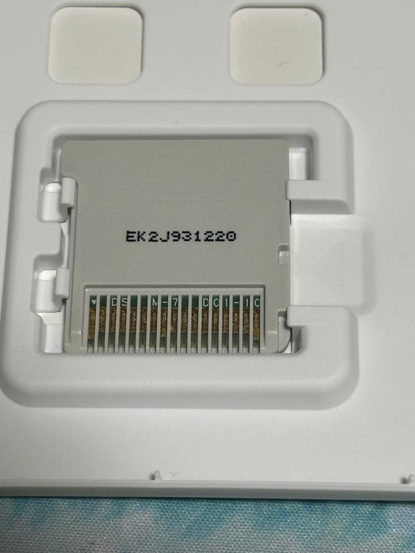 ベ*ン様 【期間限定値下げ】ポケットモンスターY 未受け取り 色違いジラーチ e