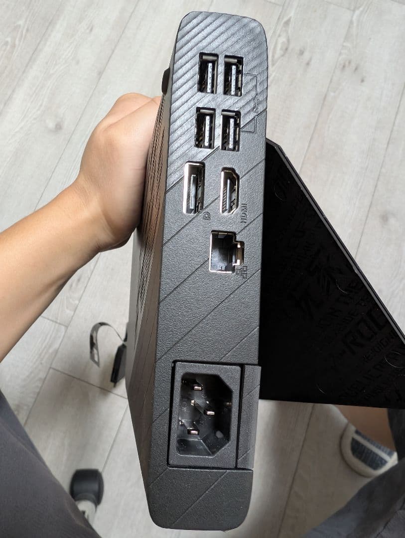 ASUS ROG Strix グラフィックボード6850M XT