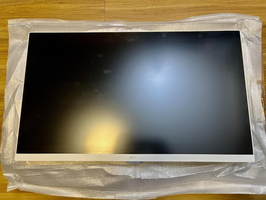 LG モニター 27SR73U-W/27インチ 4K / 約10.7億色