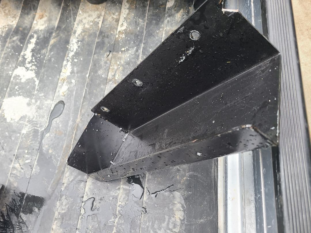 トラック用テールランプ台座