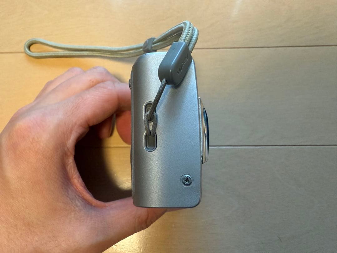 FinePixF31fd メモリーカード1GB 純正専用ケース付き