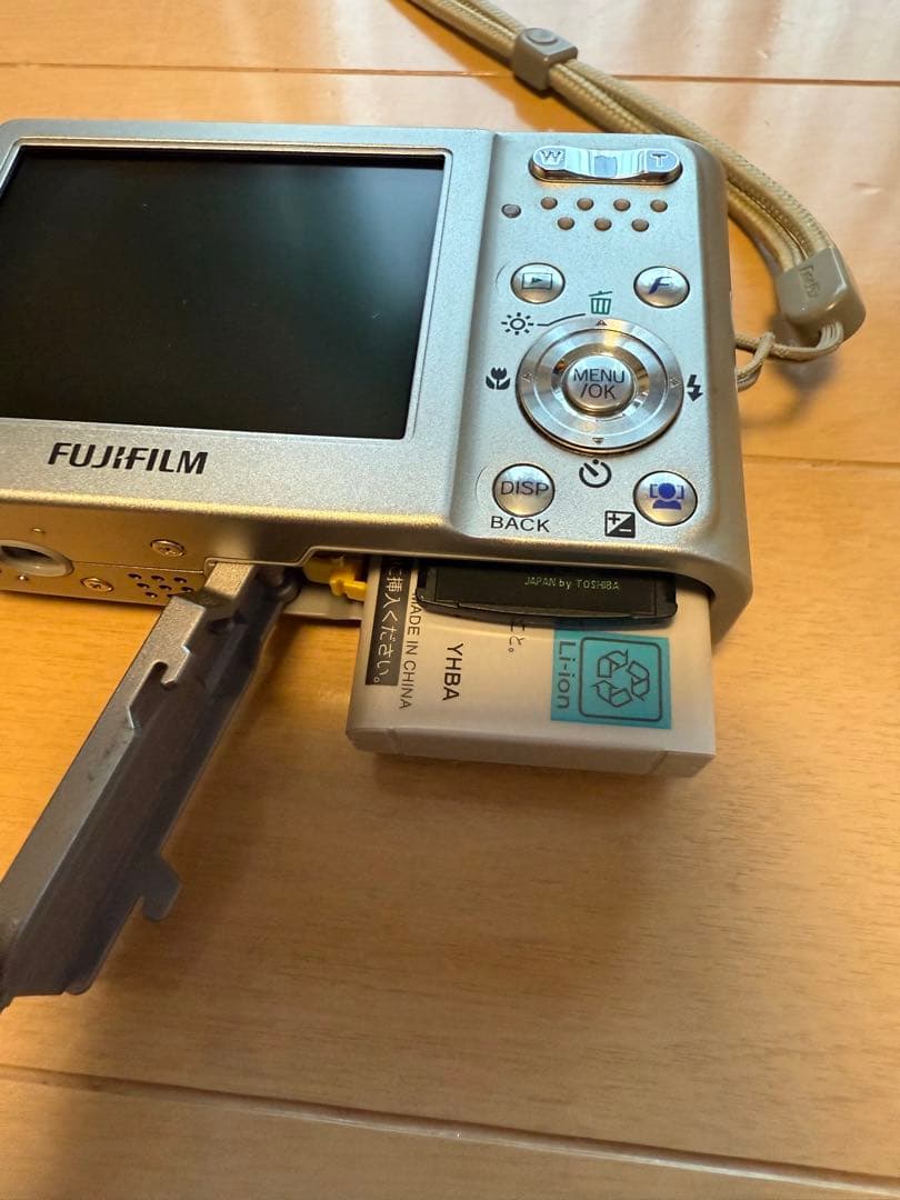 FinePixF31fd メモリーカード1GB 純正専用ケース付き