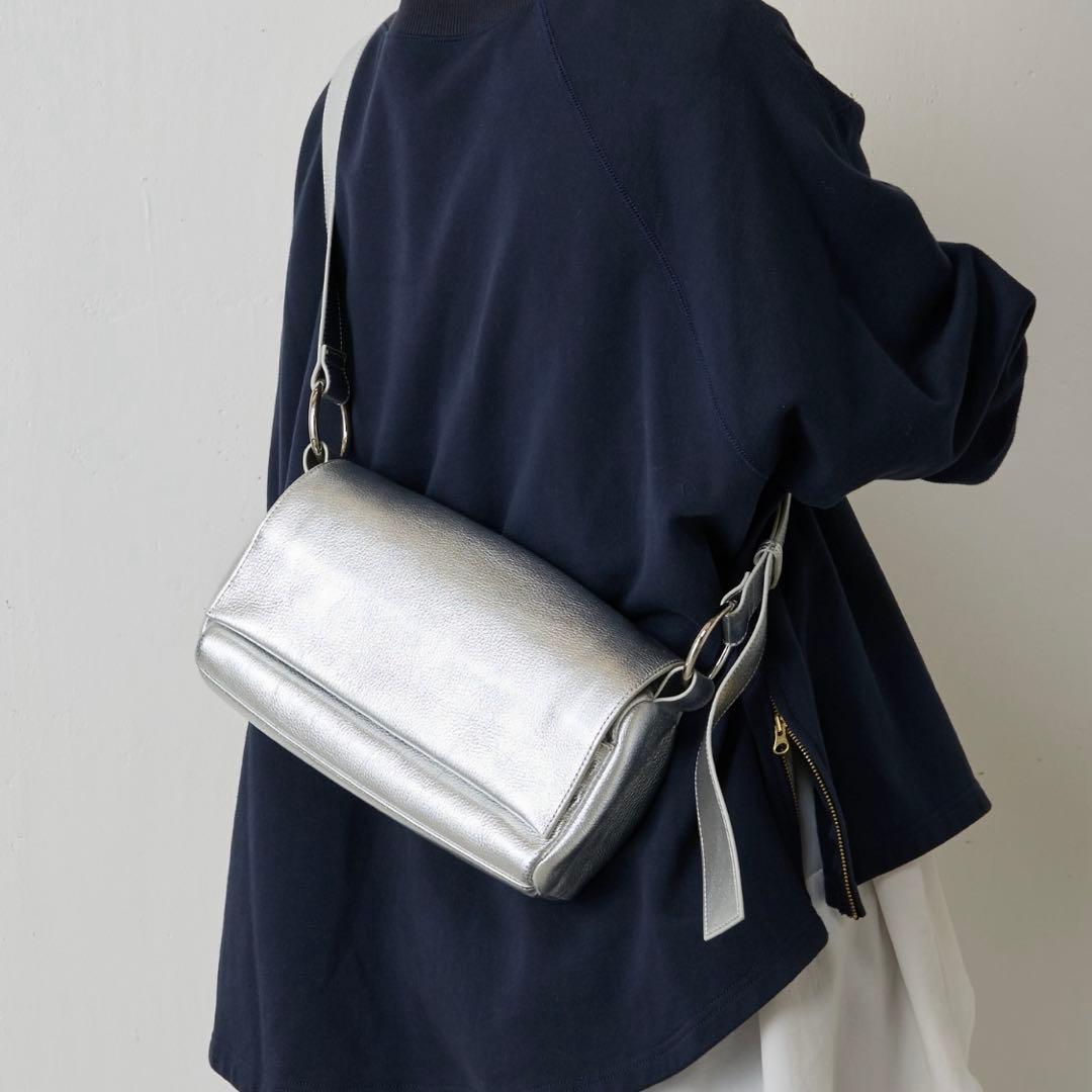 BEARDSLEY レザーボディーバック