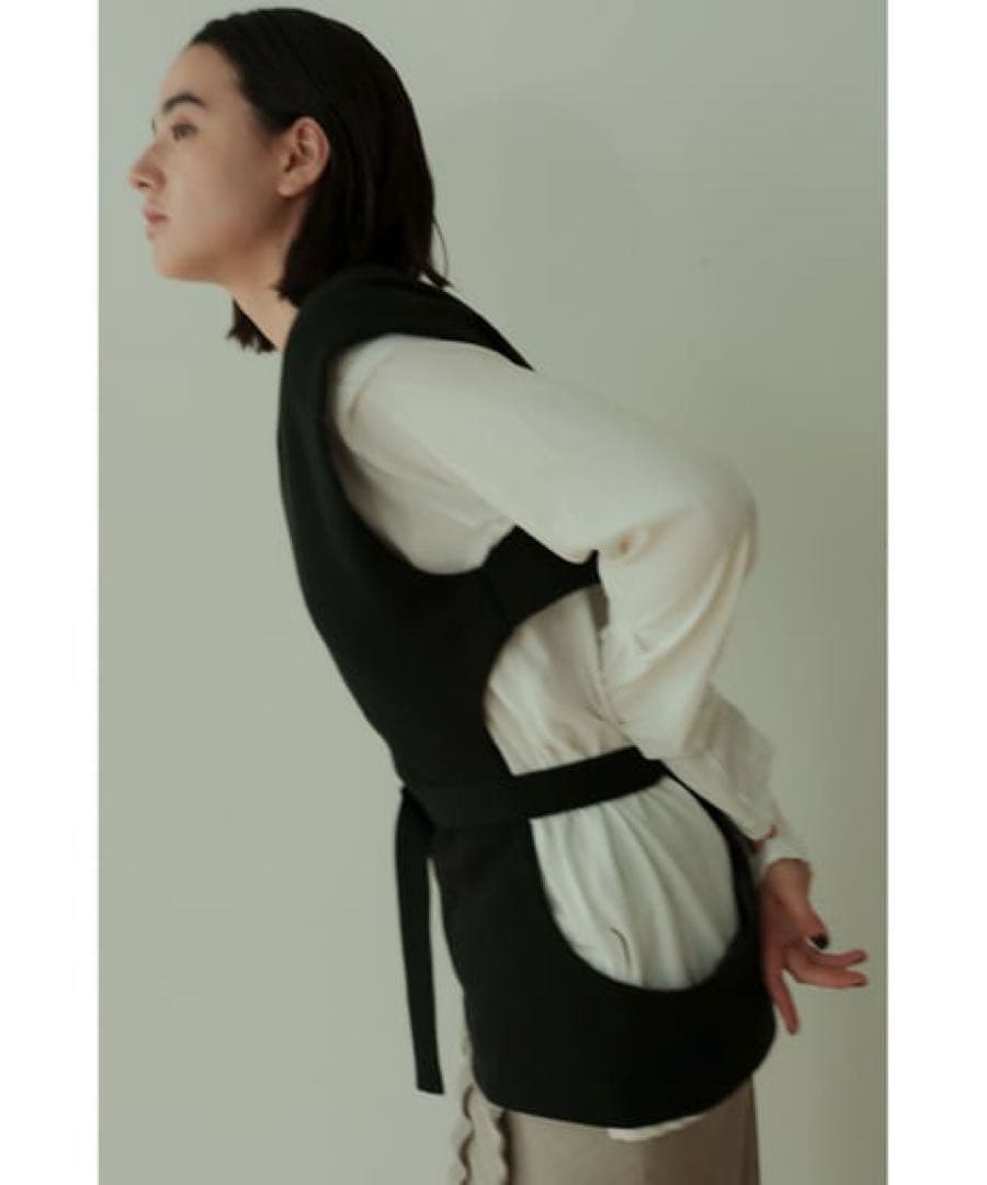 uさま専用　Little suzie Cut Out Padded Gilet