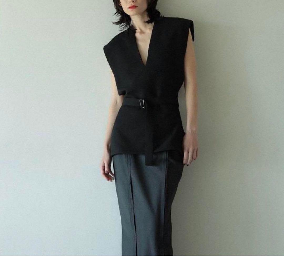 uさま専用　Little suzie Cut Out Padded Gilet