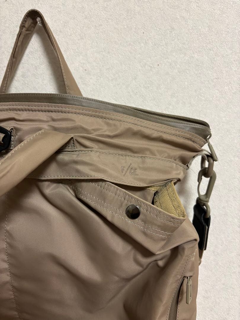 F/CE ベージュ ヘルメットバッグ