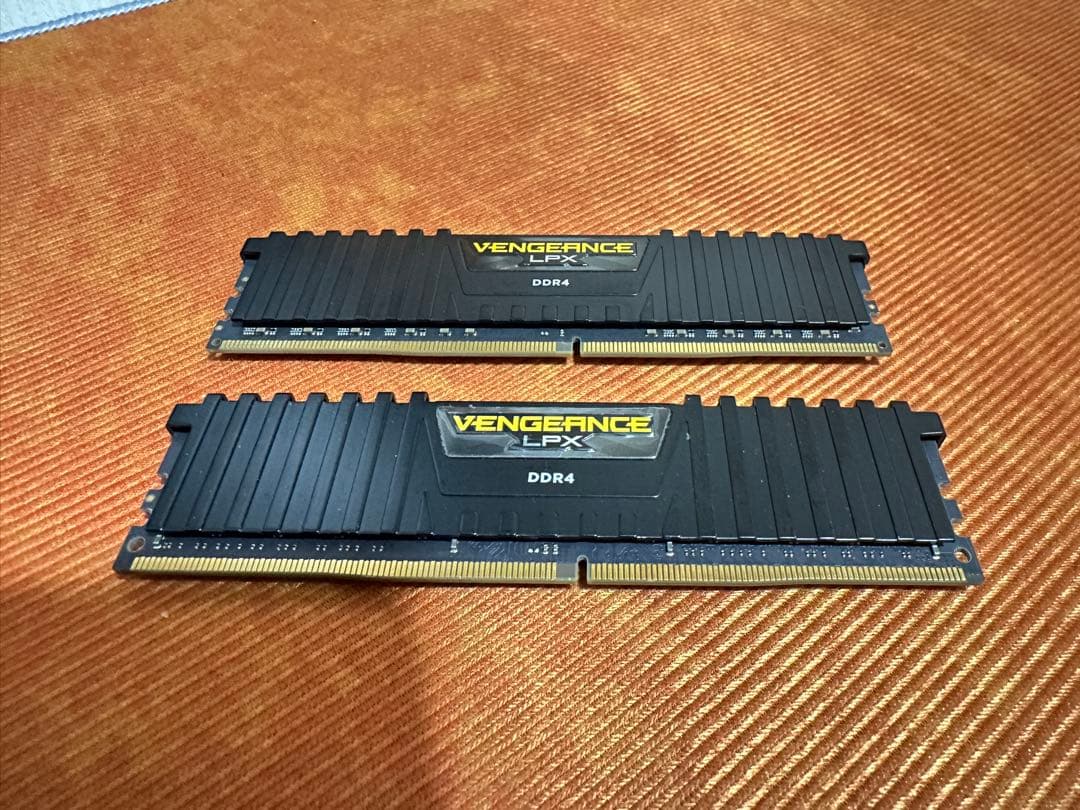 【中古美品】PC メモリ 64GB Corsair Vengeance DDR4