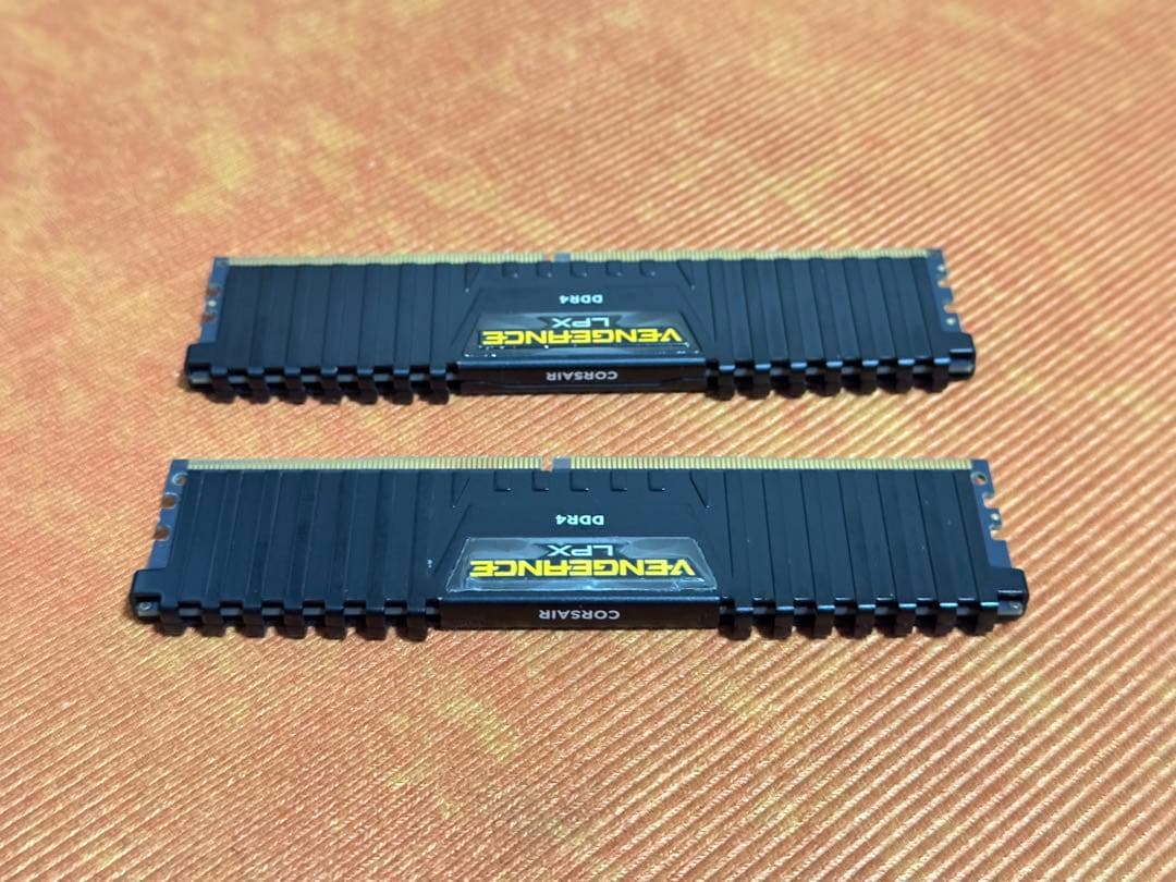 【中古美品】PC メモリ 64GB Corsair Vengeance DDR4
