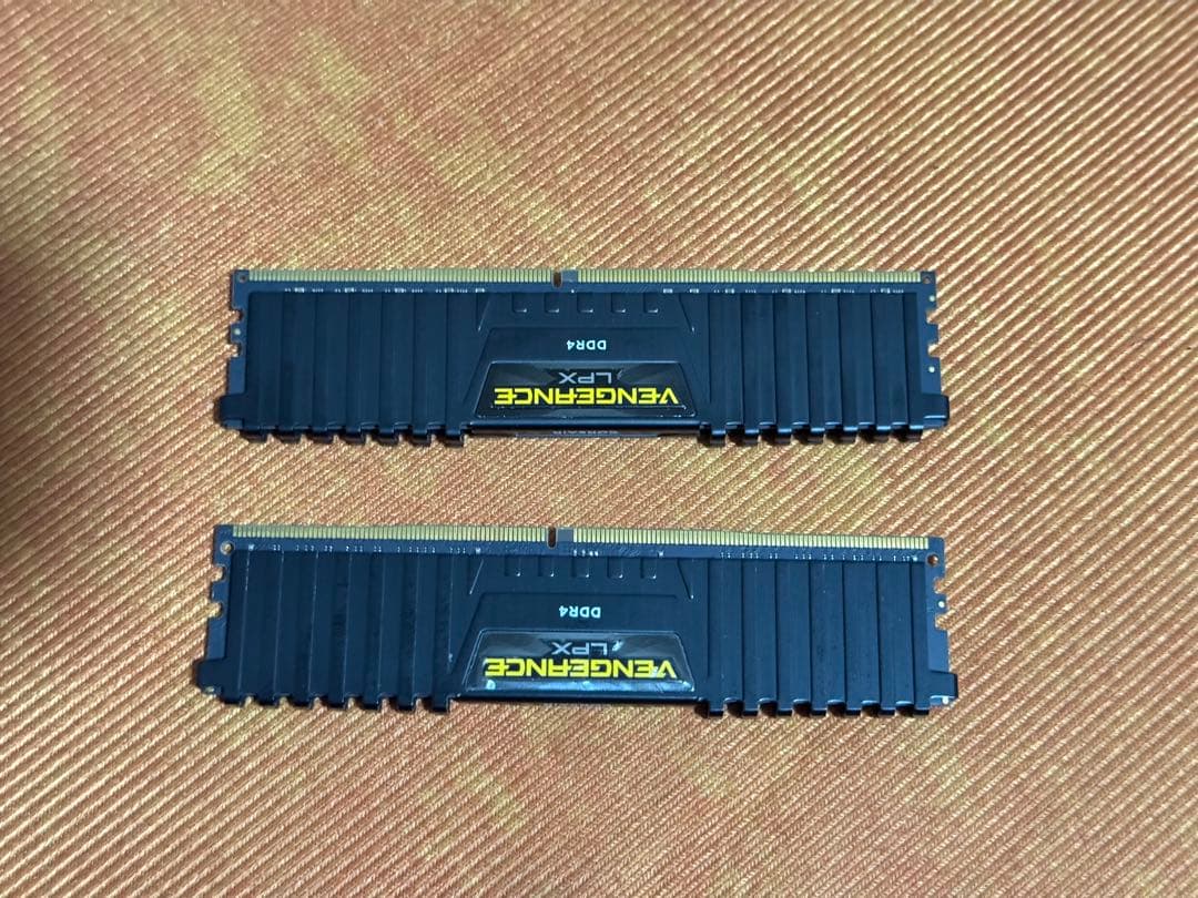 【中古美品】PC メモリ 64GB Corsair Vengeance DDR4