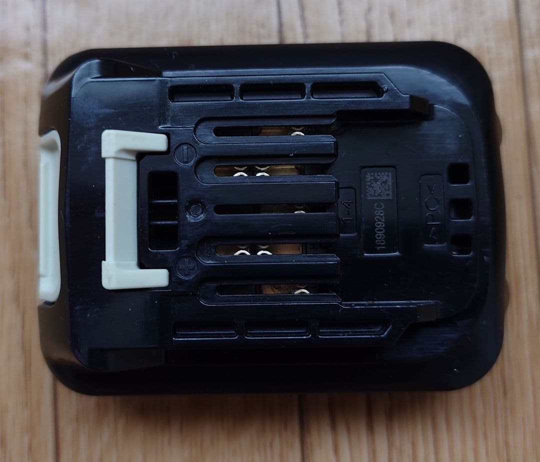 マキタ 充電式クリーナー CL107FD サイクロンアタッチメント付