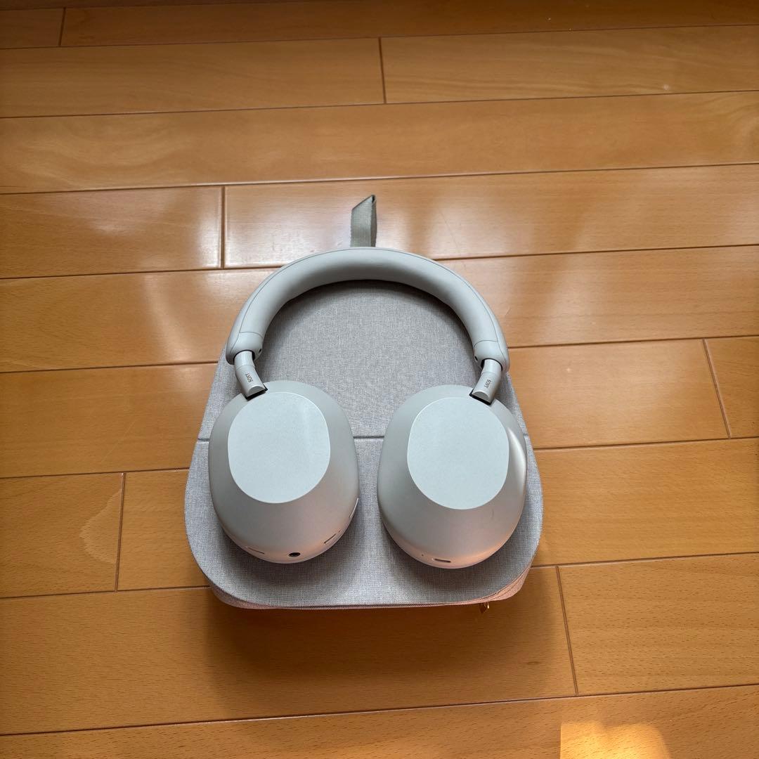 SONY WH-1000XM5 シルバー（Amazon整備済み品）
