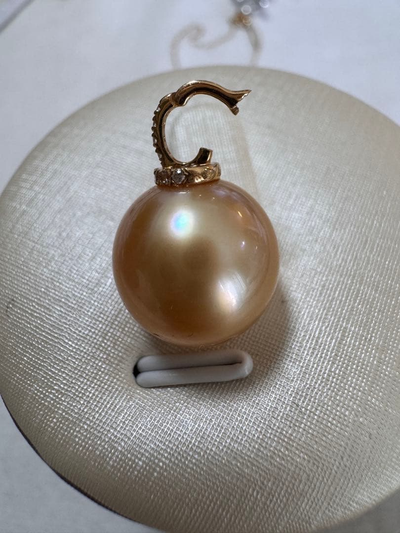 新品　18K 高品質南洋白蝶ゴールデンパールペンダント