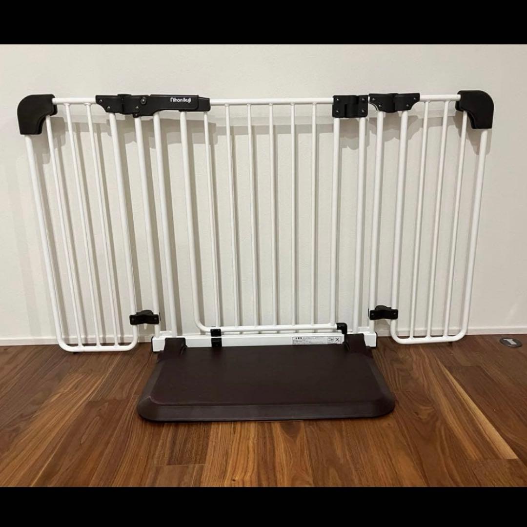 日本育児　ベビーゲート おくだけとおせんぼ スチールホワイト