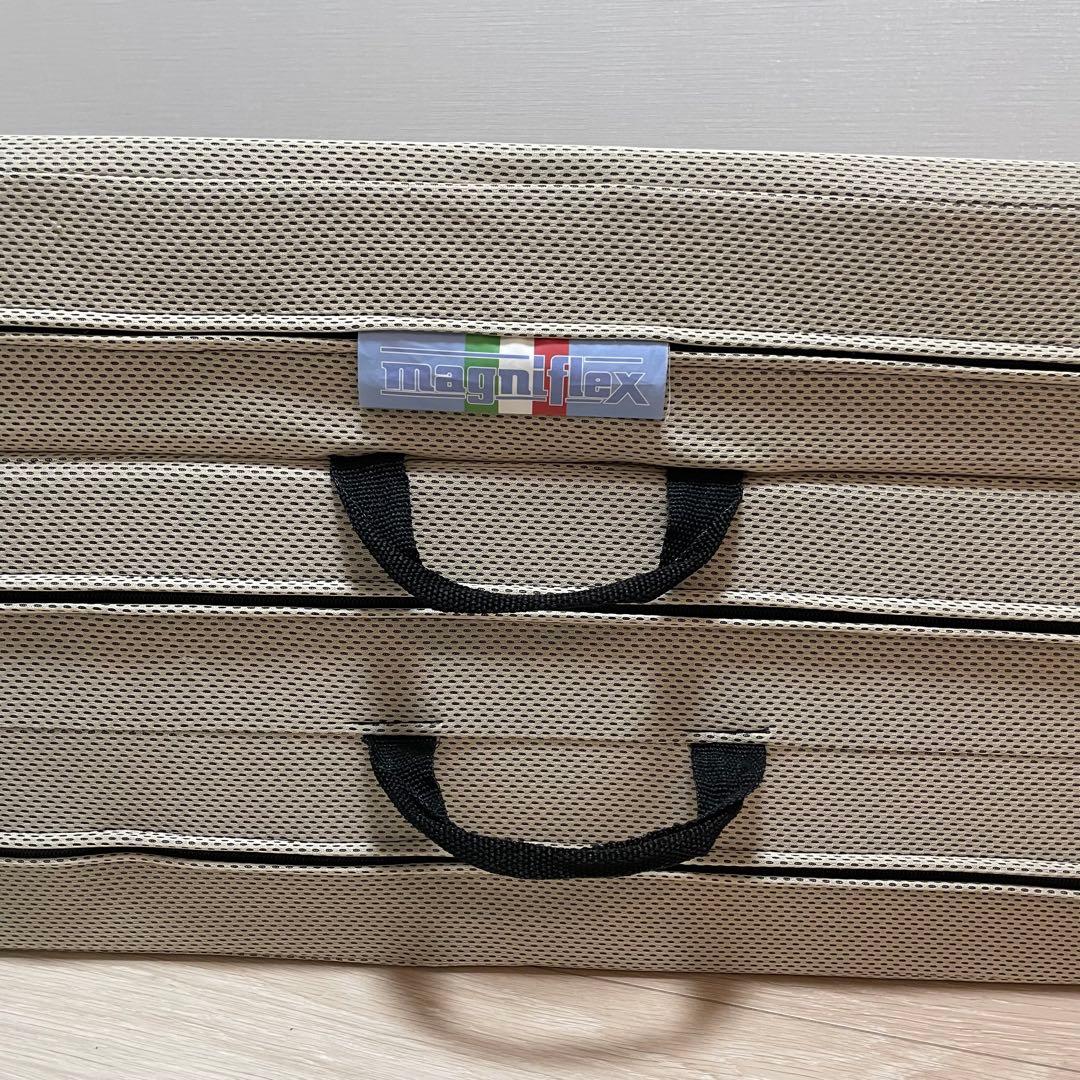 magniflex マニフレックス 三つ折 ダブル 引取り可（江戸川区船堀）