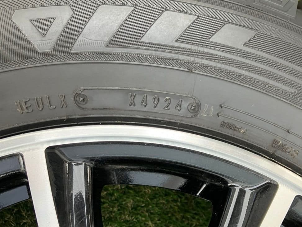 送料込⭐ダンロップ ウィンターマックス03 185/65R15 4本 ナット付