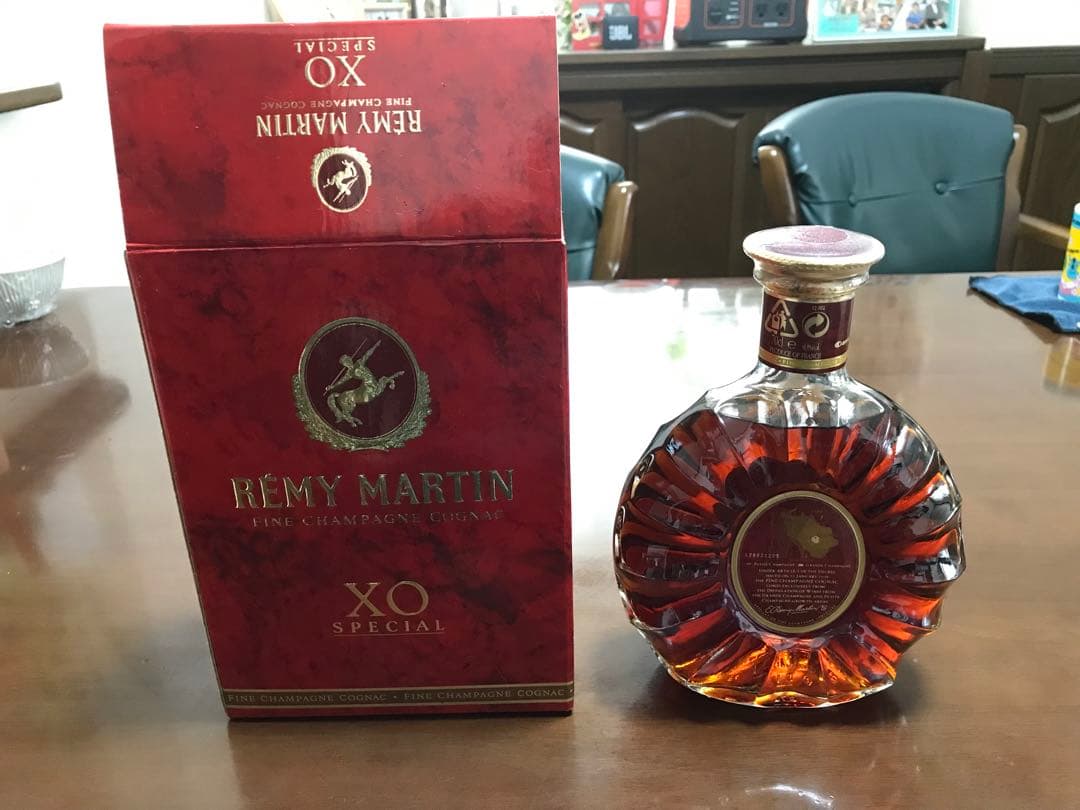【新品・箱付き】レミーマルタンXO SPECIAL 700ml ブランデー