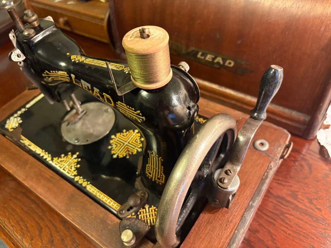 LEAD ミシン　アンティーク　手回しミシン