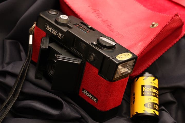 Makinon MK-II マキナ 奇抜デザイン 観音開き 赤ビロード #147