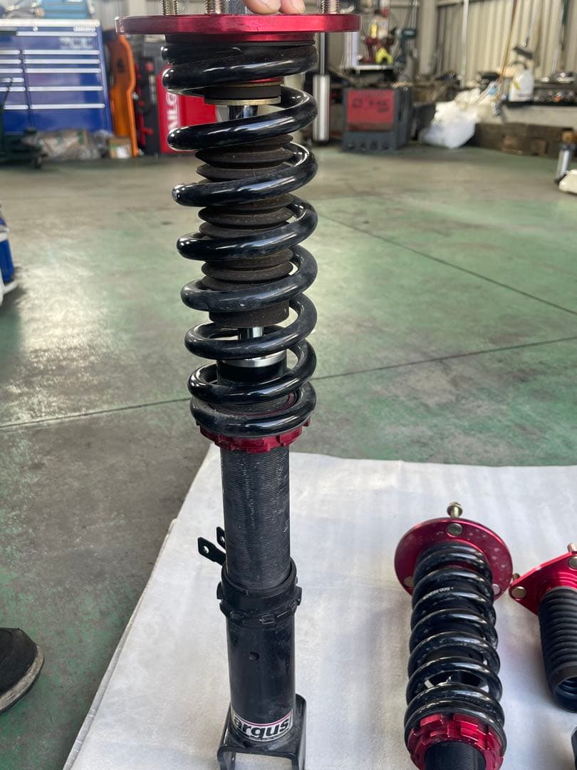 Largus全長調整式車高調キットSpecS