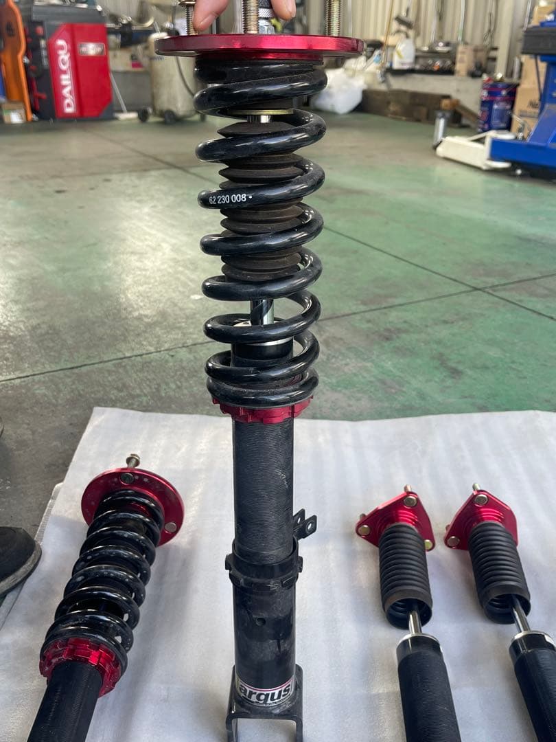 Largus全長調整式車高調キットSpecS