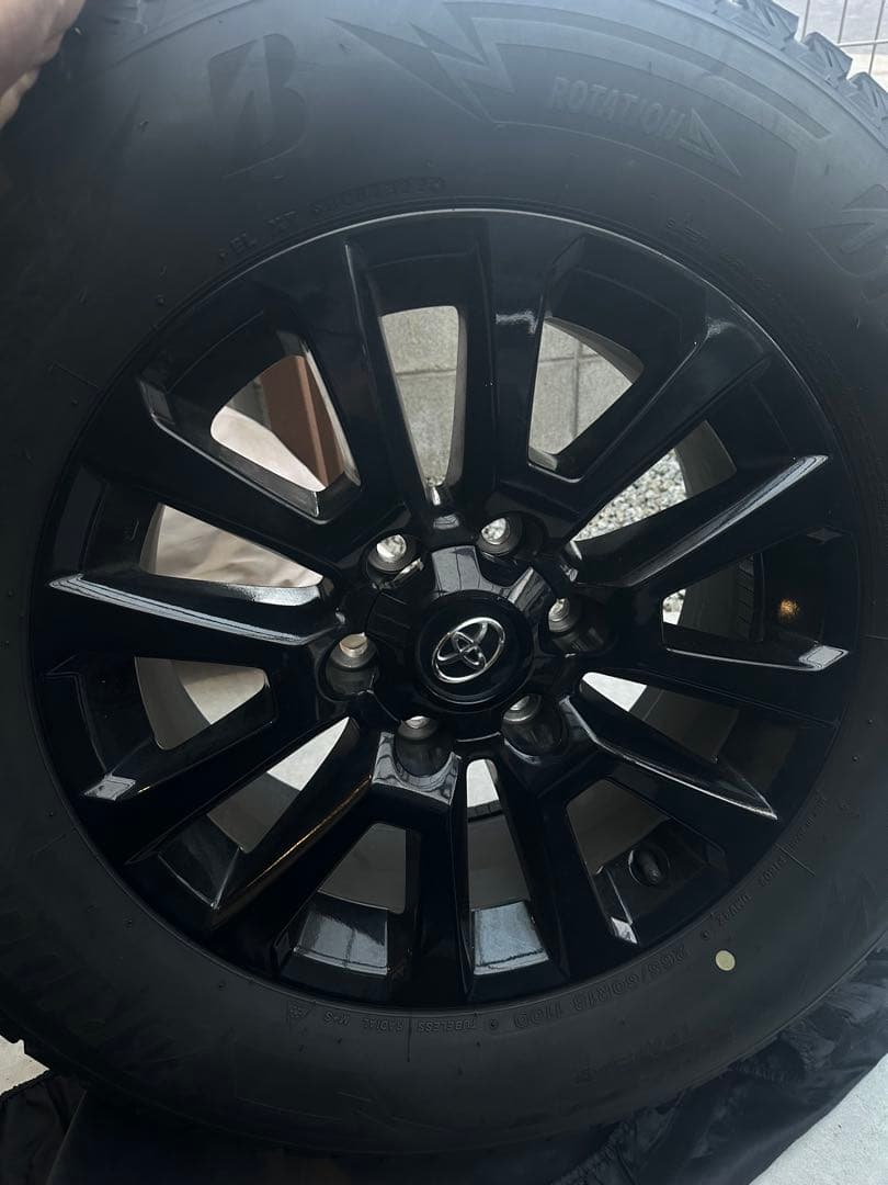 4本セット　プラド150後期　ブラックエディション　ブリヂストン　スタッドレス