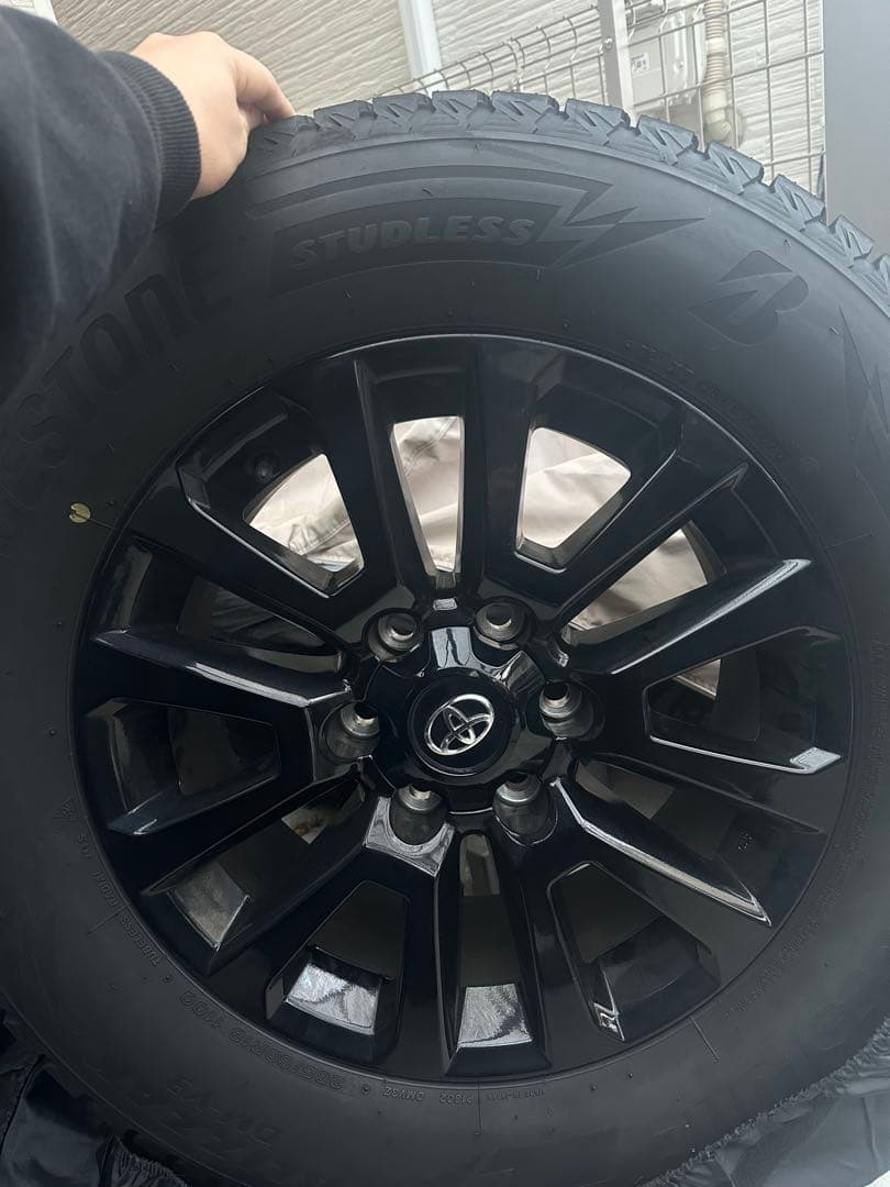 4本セット　プラド150後期　ブラックエディション　ブリヂストン　スタッドレス