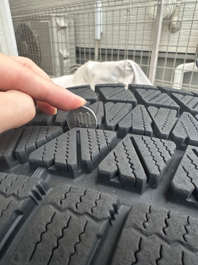 4本セット　プラド150後期　ブラックエディション　ブリヂストン　スタッドレス