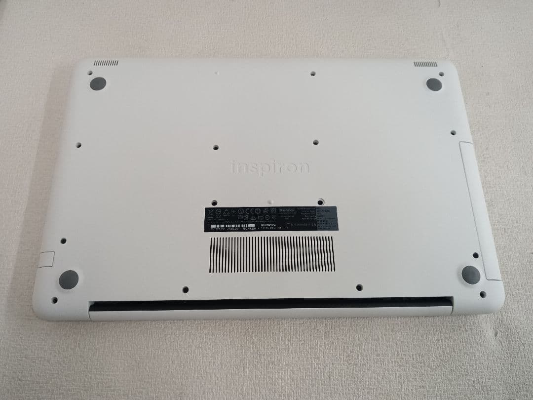 ∉ Dell Inspiron 5565 AMD A9 ストレージ無