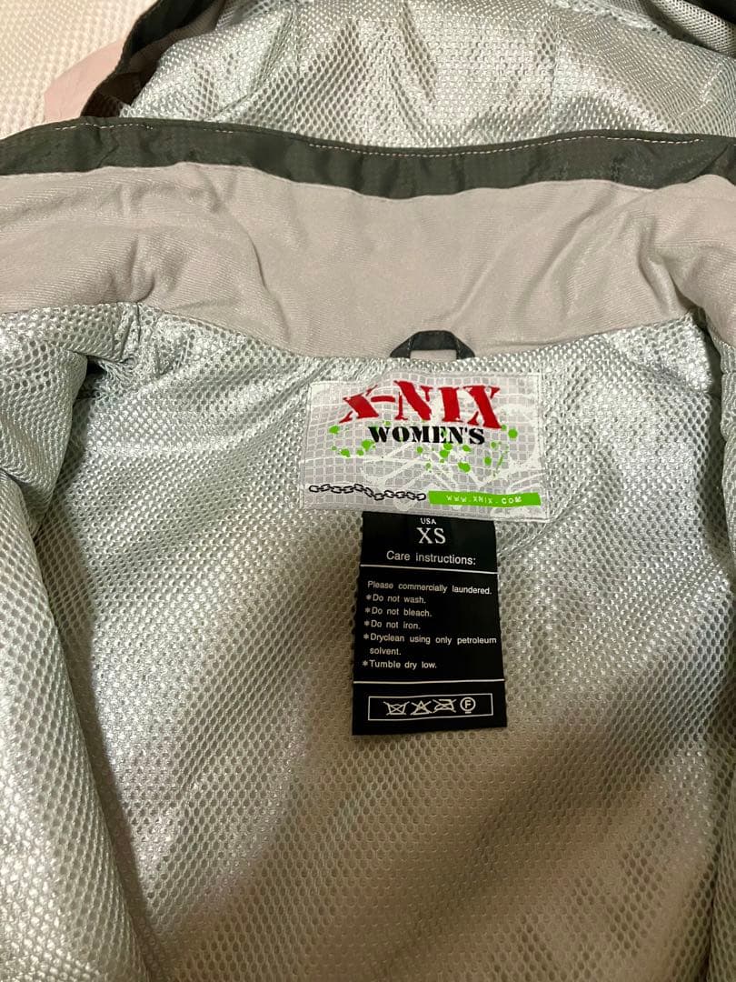 【美品】X-niXスノーボードウェア 上下セット 1回のみ上XS下Sレディース