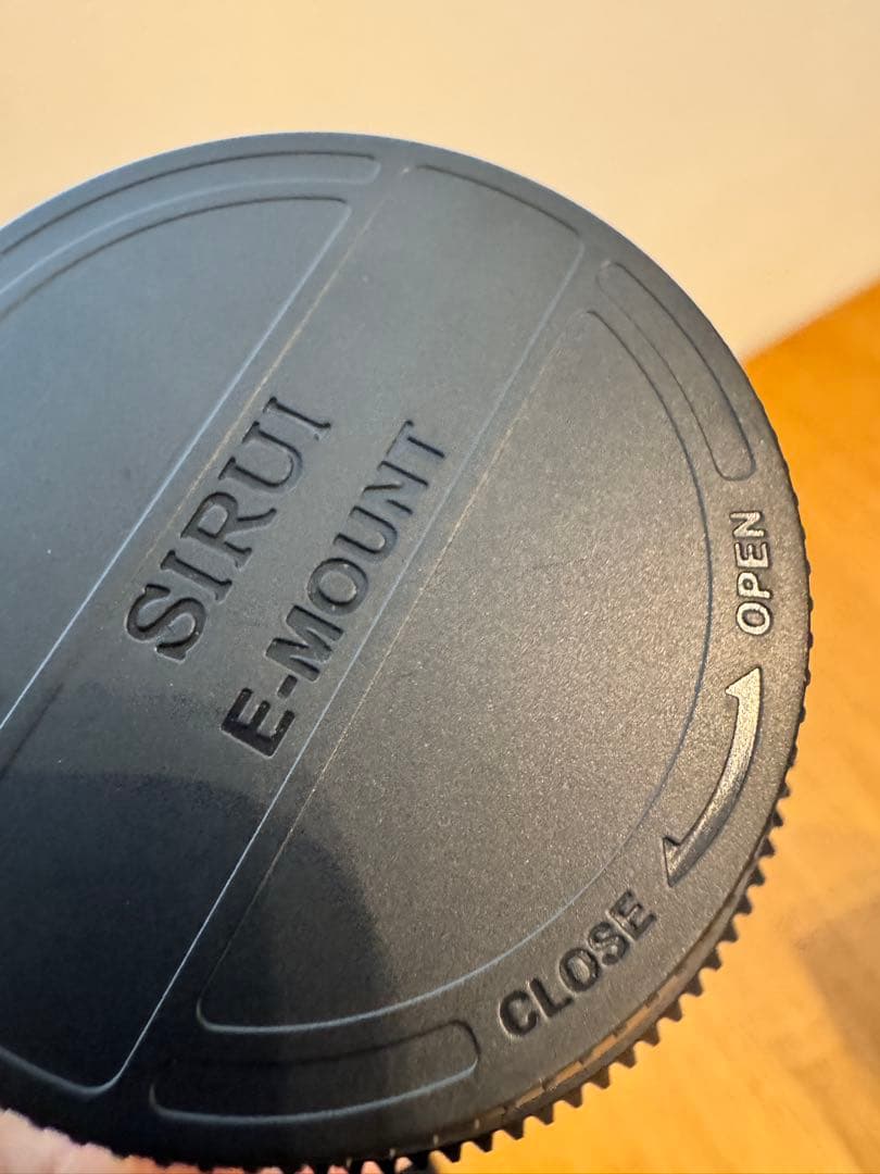 【極美品】SIRUI 40mm T1.8 アナモルフィックレンズ　Eマウント