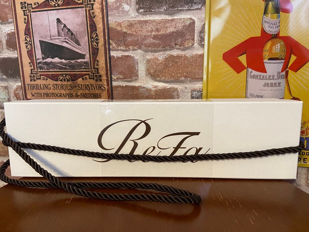 週末お値下げ新品　ReFa ストレートアイロン プロ 最新モデル　ホワイト