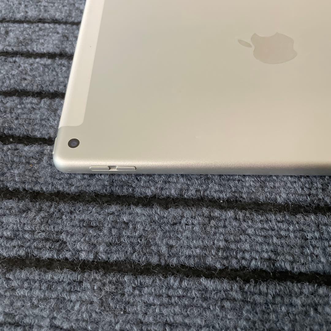 103 iPad 8世代 32GB SIMフリー シルバー