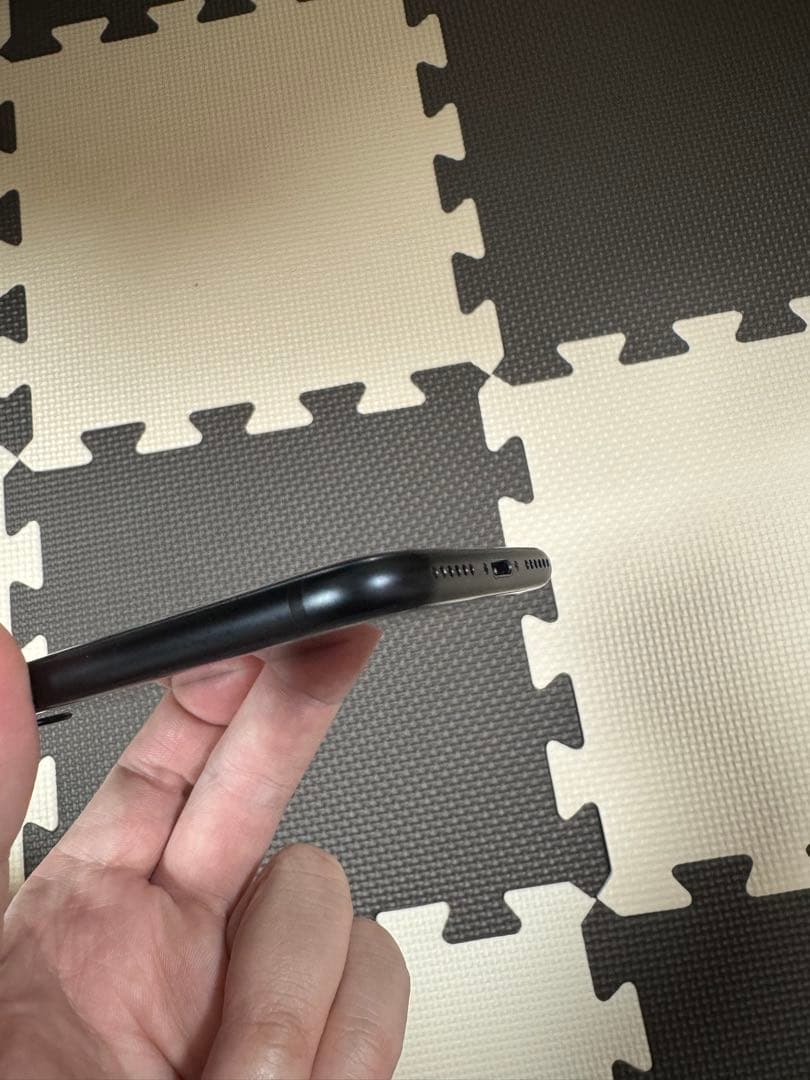 Apple iPhone se 第2世代 SIM フリー バッテリー100％