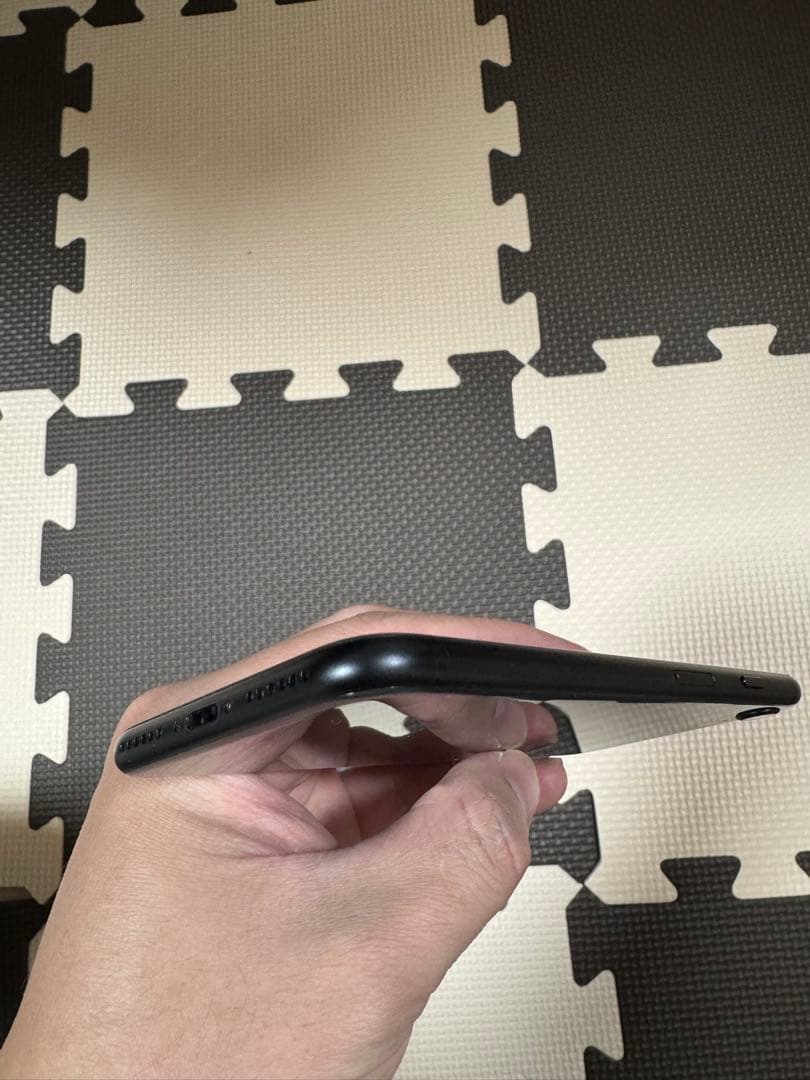 Apple iPhone se 第2世代 SIM フリー バッテリー100％