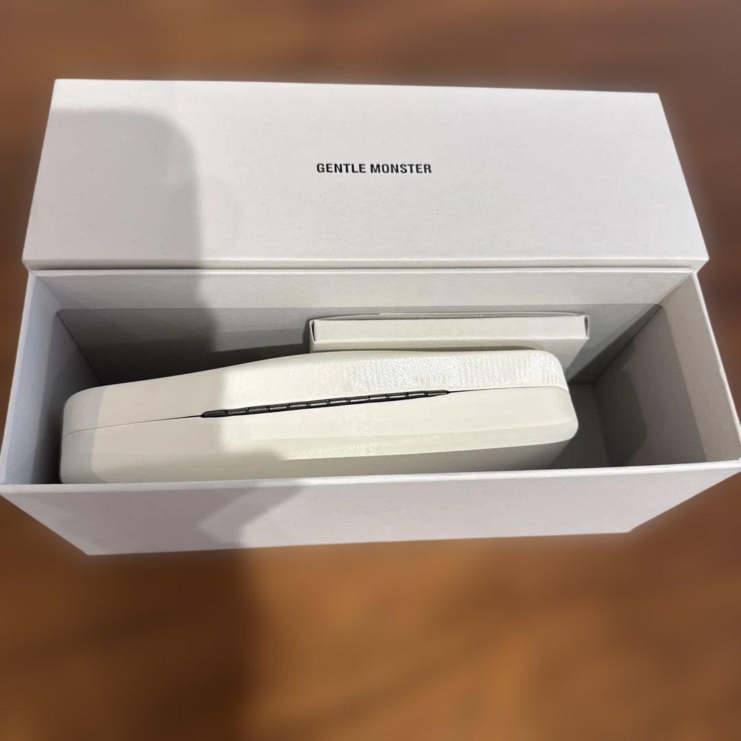 小物 GENTLE MONSTER NOMA