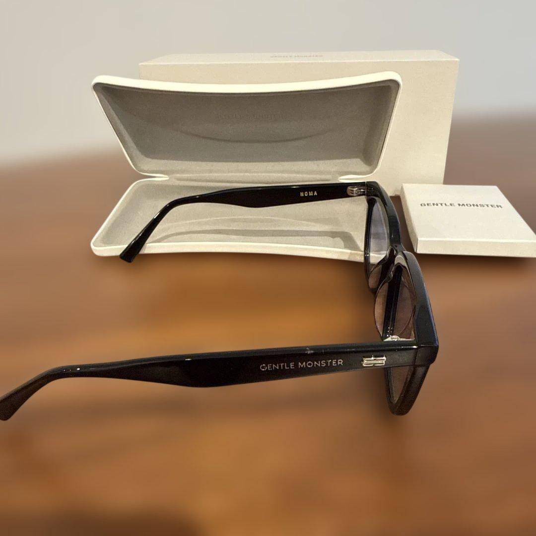 小物 GENTLE MONSTER NOMA