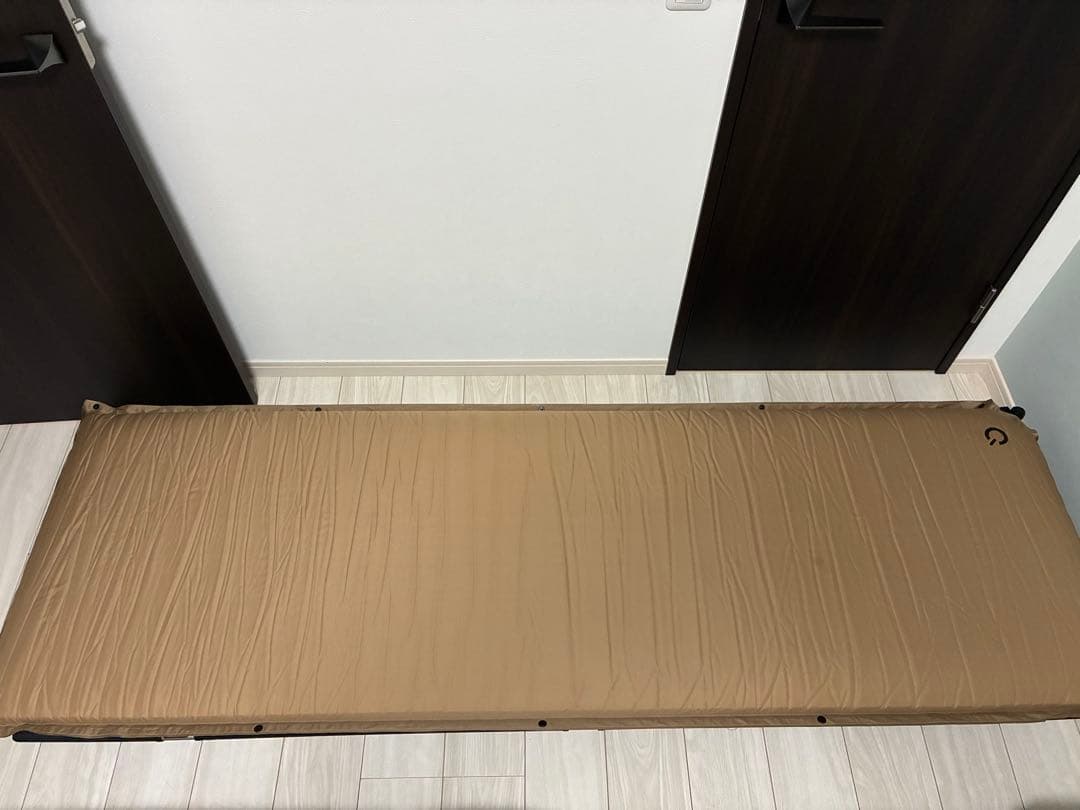 クイックキャンプ 8cm インフレータブルマット シングル ベージュ