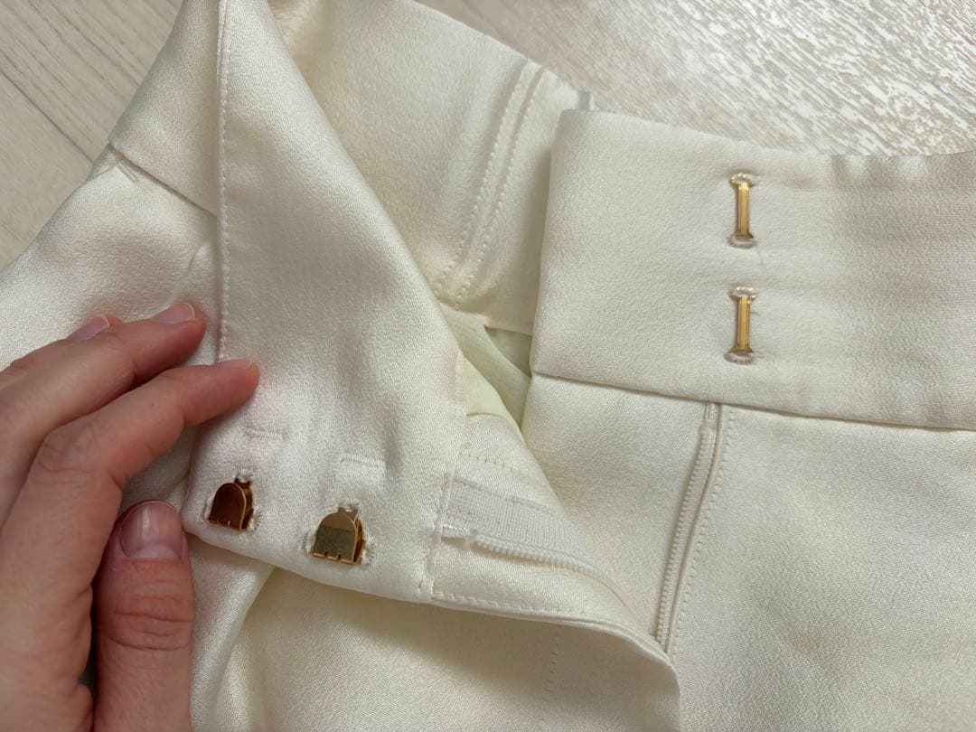 【Heve ヘイブ】シルキーワイドパンツ 38 ホワイト